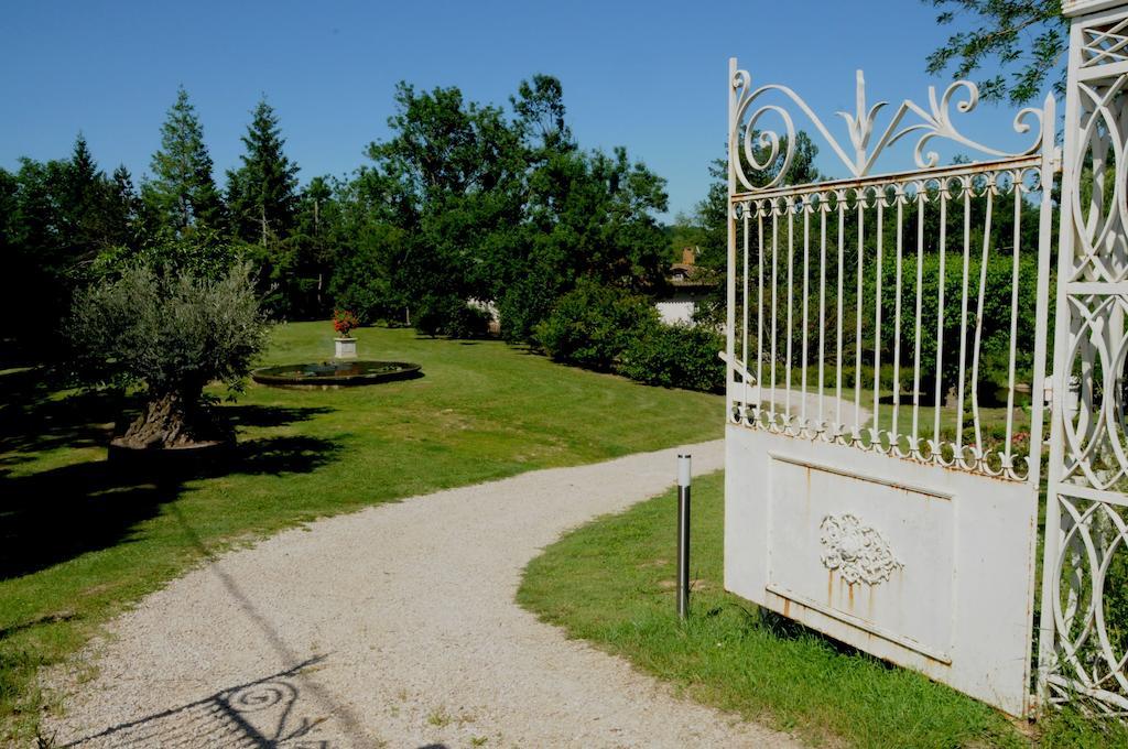 Hostellerie Restaurant Les Gorges De L'Aveyron Bruniquel Ngoại thất bức ảnh