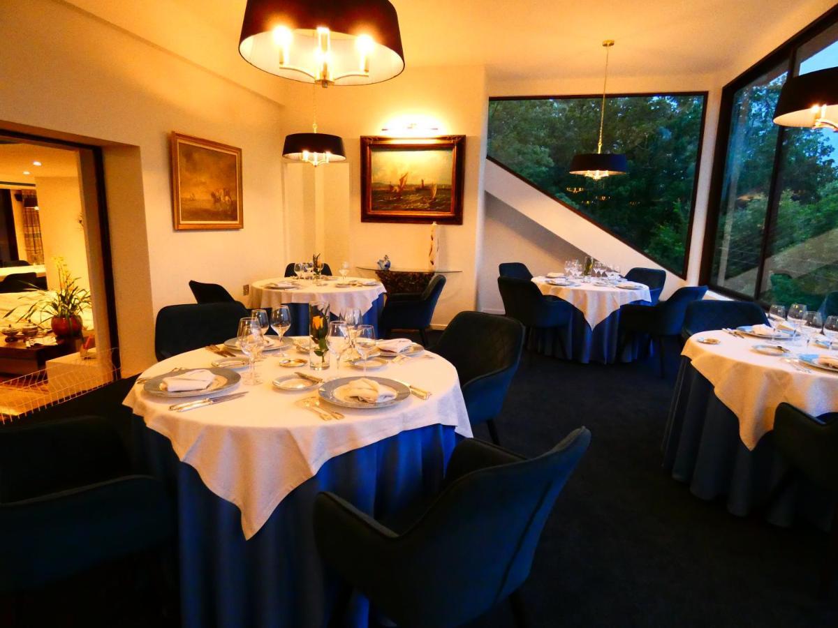 Hostellerie Restaurant Les Gorges De L'Aveyron Bruniquel Ngoại thất bức ảnh