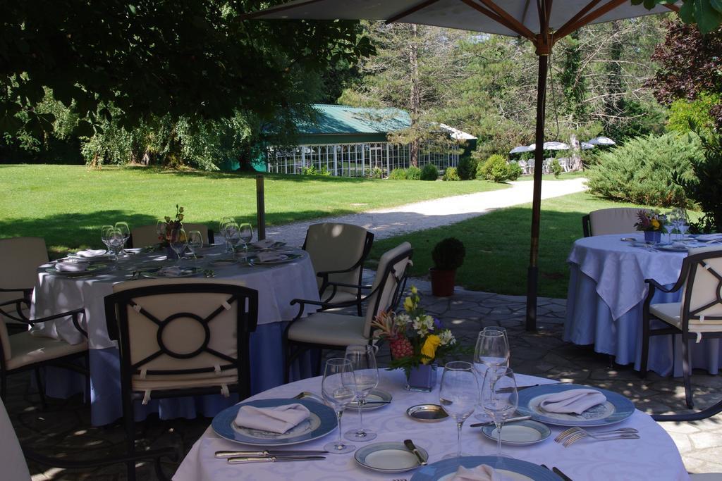 Hostellerie Restaurant Les Gorges De L'Aveyron Bruniquel Ngoại thất bức ảnh