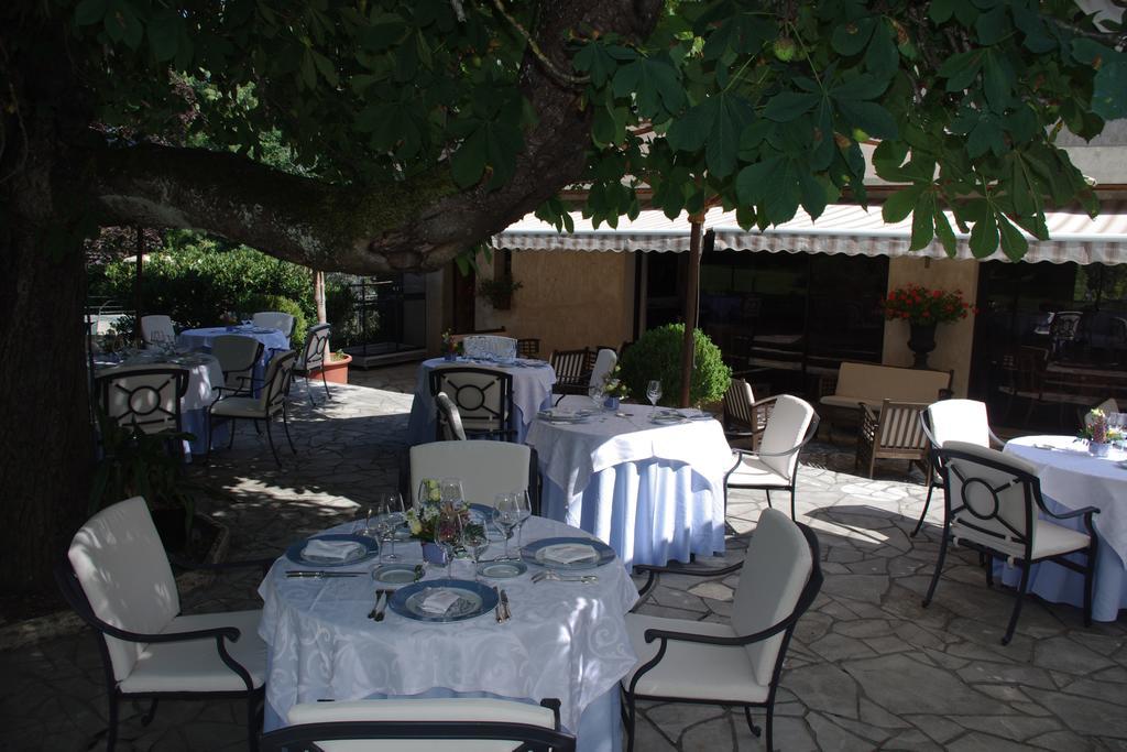 Hostellerie Restaurant Les Gorges De L'Aveyron Bruniquel Ngoại thất bức ảnh